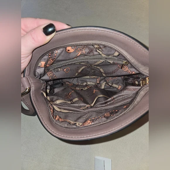 Dusty lavender Crossbody Bag with Gold Accent - Women - Picture 7 of 12